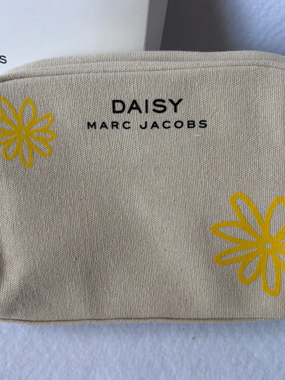 New Marc Jacobs Daisy Canvas Cosmetic Bag Pouch Makeup Case with Box